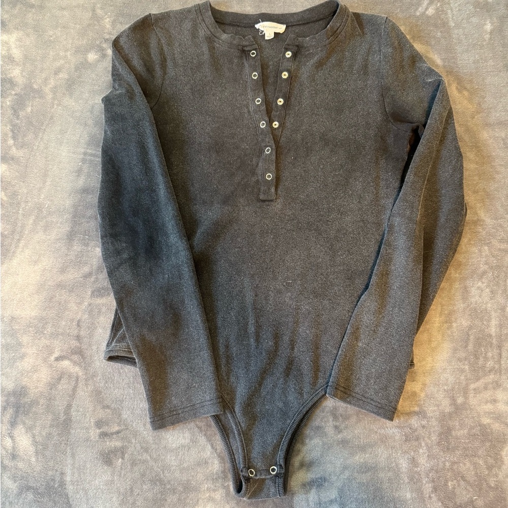 Women’s Vintage-look Henley Bodysuit